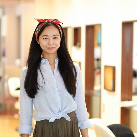 おしゃれな女性スタッフ